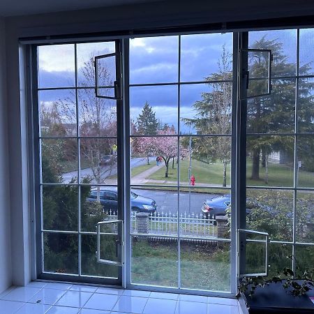 C And D Cozy Bedroom Vancouver Exterior photo